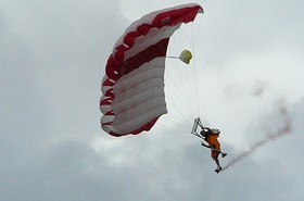 Large_thumb_parachute